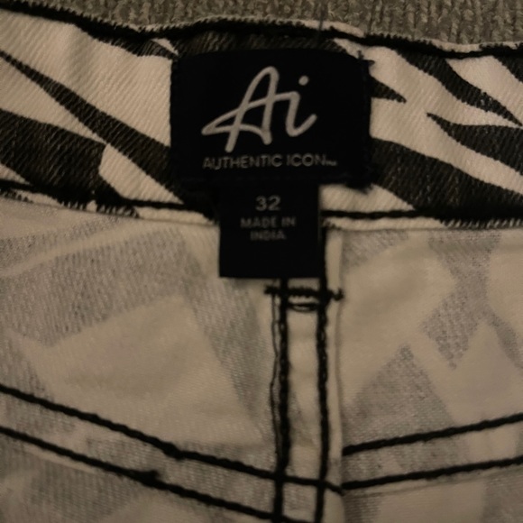 Authentic Icon Shorts - Picture 5 of 10